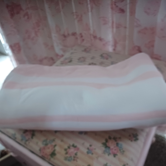 Luxury Towels for Bath or Beach – 100% Cotton - Picture 4 of 6